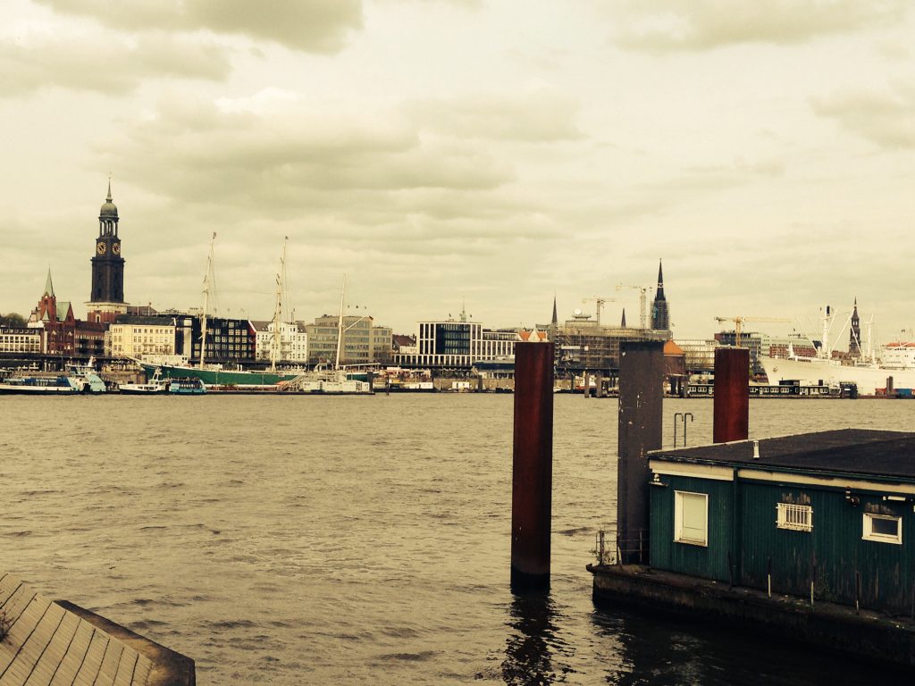 Hamburg mit Blick auf den Michel